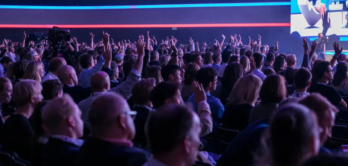 Hands raised at DMEXCO
